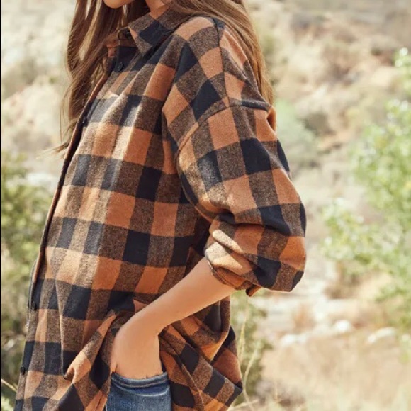 Vici checkered button down top - Picture 2 of 5